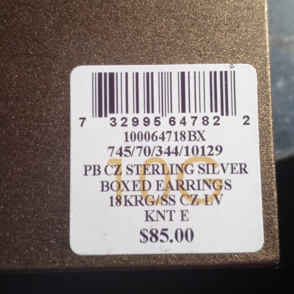 Earings - Picture 3 of 3